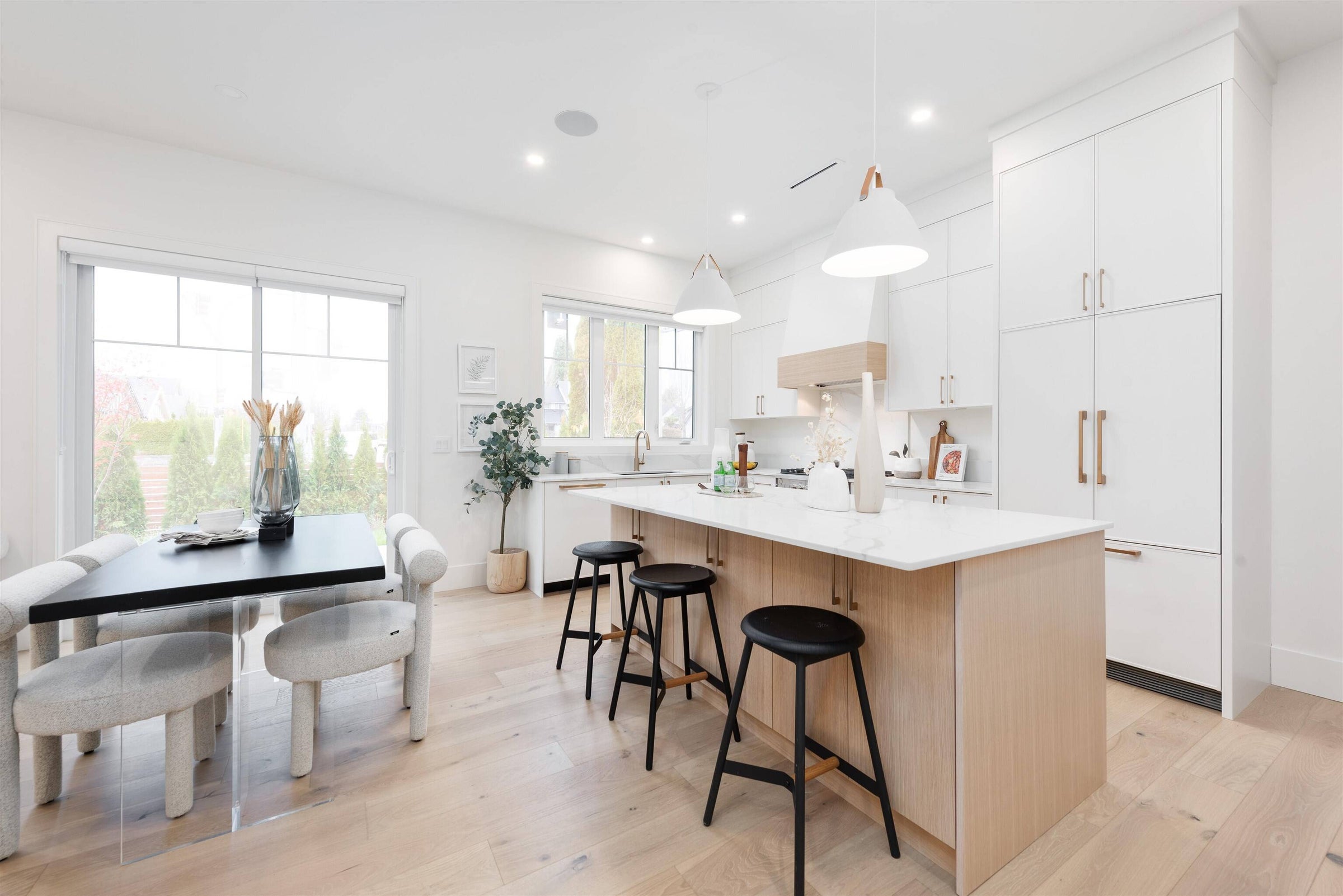 Modern instock Furniture store in Richmond BC Miix Furniture